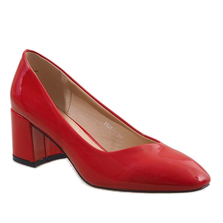 Escarpins laqués rouge sur le poteau 7501-1 1