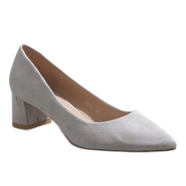 Escarpins en daim gris sur le pilier 396-1A 1
