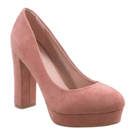 Escarpins en daim rose sur le pilier 12225-2 1