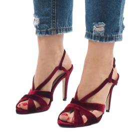 Sandales à talons hauts en daim rouge 9095-138 1