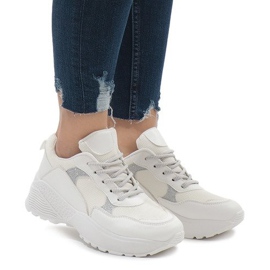 Chaussures de sport blanches BY-080 1