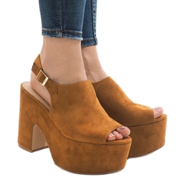 Sandales camel sur un bloc massif 8263CA beige 2
