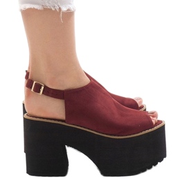 Sandales bordeaux sur un bloc massif B8290 rouge multicolore 2
