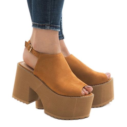 Sandales camel sur un bloc massif B8290 brun 2