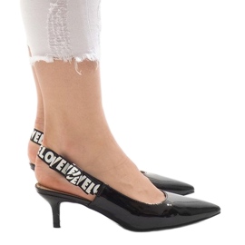 Escarpins noirs sur un talon HD-28 1