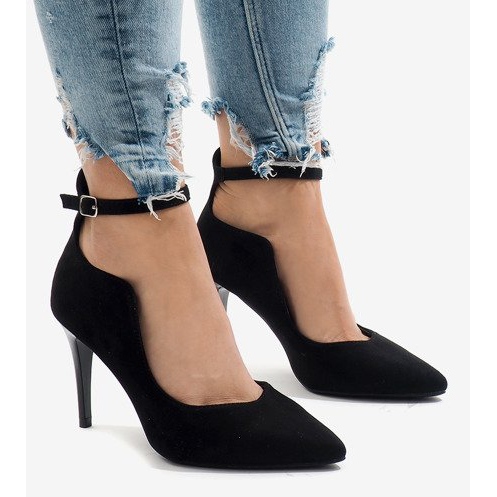 Escarpins noirs sur un talon B-54 1