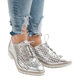 Chaussures ajourées argentées avec clous G-106-2 gris 2
