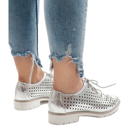Chaussures ajourées argentées avec clous G-106-2 gris 3