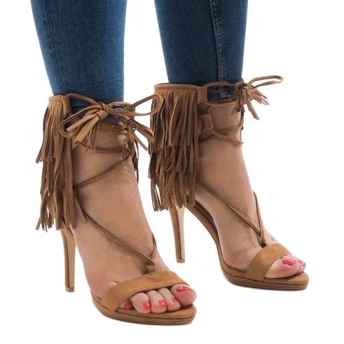 Sandales beiges à talon aiguille, daim bohème 8125-1 1