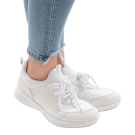Chaussures de sport blanches BY-069 1