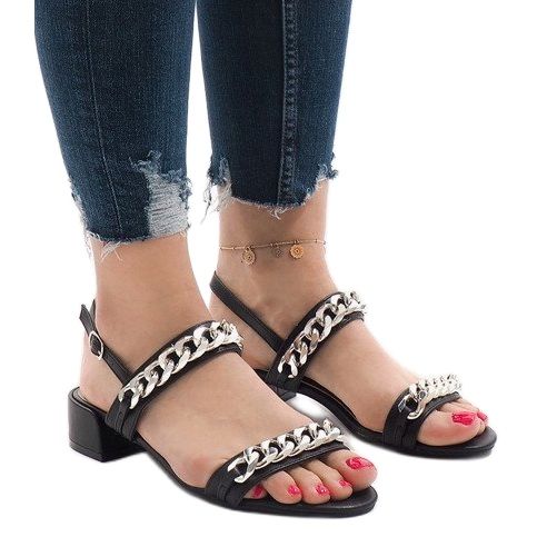 Sandales noires à talons 77-15 le noir 1