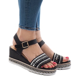 Sandales compensées noires décorées YRT-72-1 le noir 2