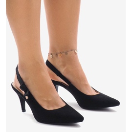 Escarpins noirs sur un talon avec un élastique F013 le noir 1