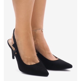 Escarpins noirs sur un talon avec un élastique F013 le noir 2