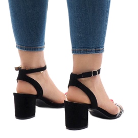 Sandales noires sur le poteau S-7347 en daim le noir 3