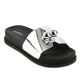 Chaussons en argent avec boules 1819 gris 1 Chaussons en argent avec boules 1819 gris 1