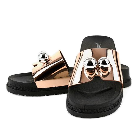 Chaussons roses à boules 1819 1 Chaussons roses à boules 1819 1