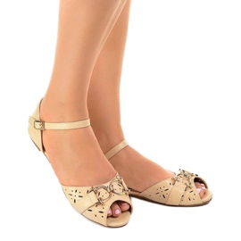 Sandales beiges à boucle GF-180 1