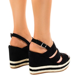 Espadrilles noires sur le talon compensé FG6 le noir 1