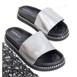 Bestelle Pantoufles en argent pour femmes gris 1