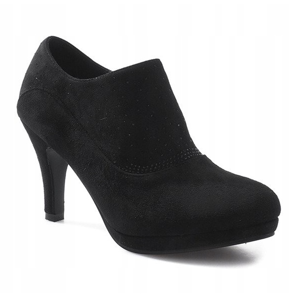 Les bottines noires de Marie 1
