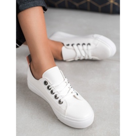 Chaussures MCKEYLOR blanches 4