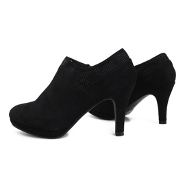 Les bottines noires de Marie 2