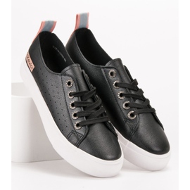 Baskets noires MCKEYLOR le noir 2