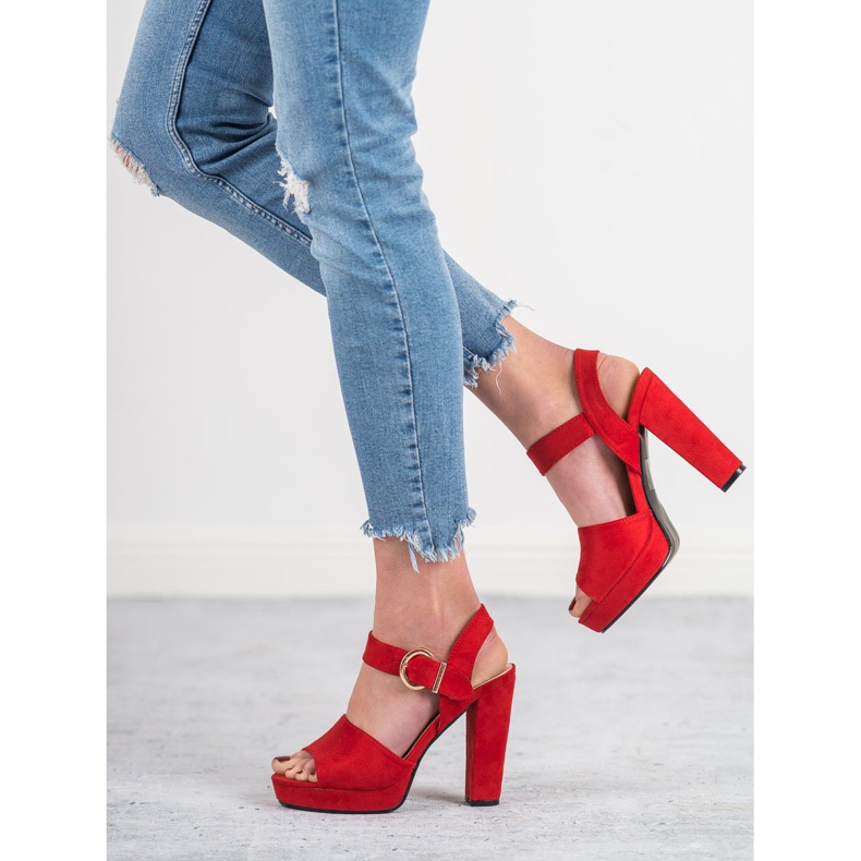 SHELOVET Sandales rouges sur la plate-forme 2