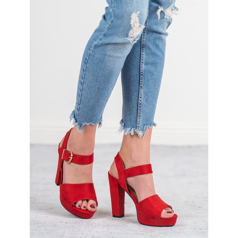 SHELOVET Sandales rouges sur la plate-forme 1