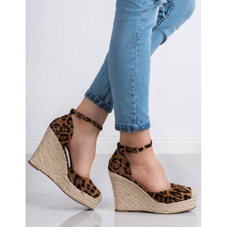 SHELOVET Escarpins Avec Panetrka brun 1 SHELOVET Escarpins Avec Panetrka brun 1