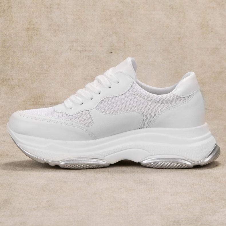 Ideal Shoes Baskets blanches claires 1 Ideal Shoes Baskets blanches claires 1