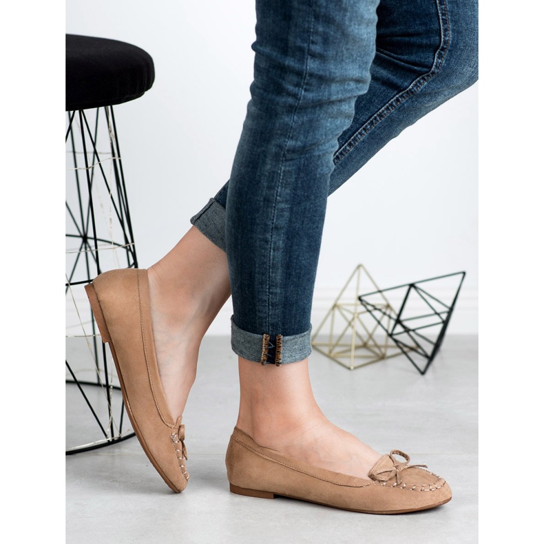 Small Swan Mocassins Beige Foncé Avec Un Nœud 1