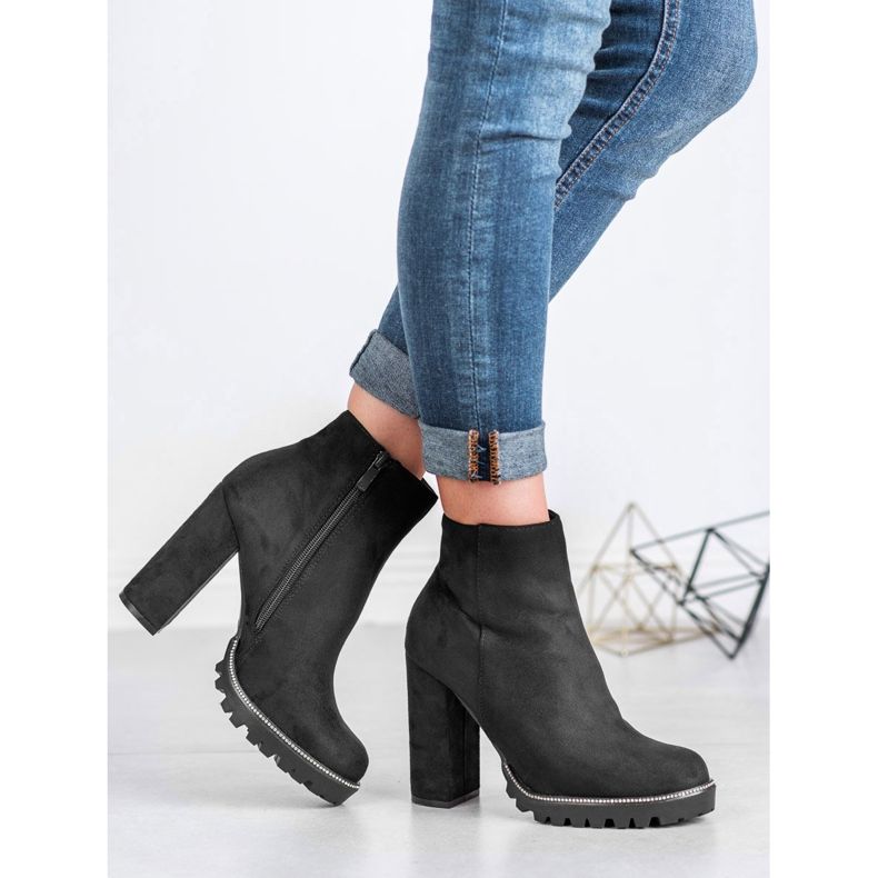 Kayla Bottes sur la plate-forme noir 1