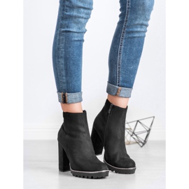 Kayla Bottes sur la plate-forme le noir 2 Kayla Bottes sur la plate-forme le noir 2