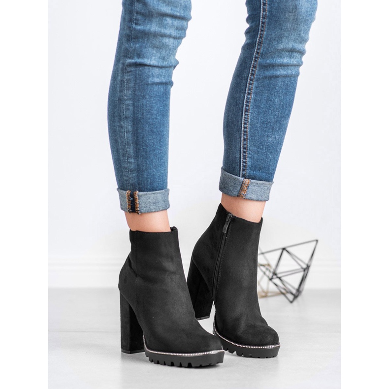 Kayla Bottes sur la plate-forme le noir 2 Kayla Bottes sur la plate-forme le noir 2