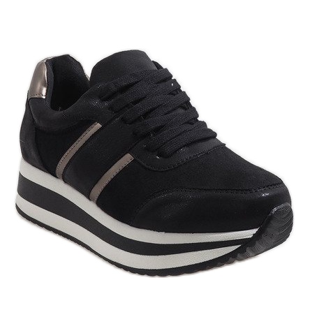 Baskets noires sur la plateforme 99-09 1