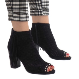 Bottines bohèmes ajourées noires AF-9 1