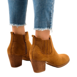 Bottines en daim camel sur le poteau SA-3338 brun 3