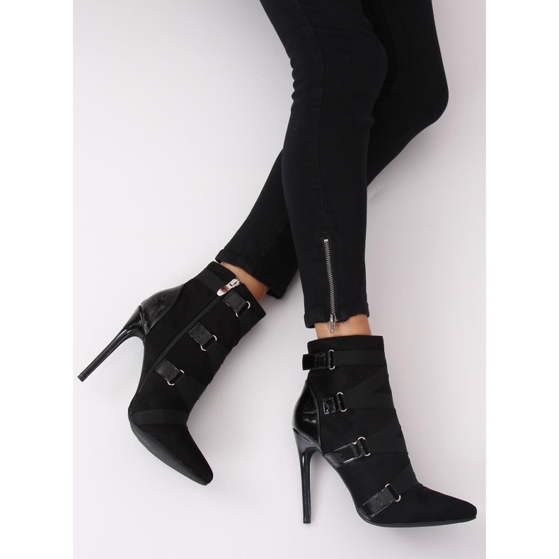 Bottes noires sur une épingle noir BKKX1150 Noir 2