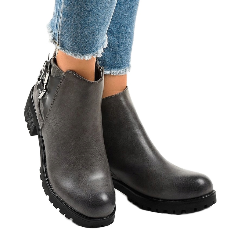 Boots femme grises sur semelle massive M181 1