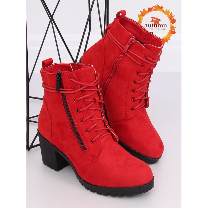 Bottes rouges sur le protecteur W358 Rouge 1 Bottes rouges sur le protecteur W358 Rouge 1