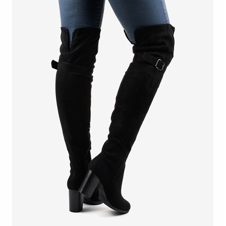 Bottes en daim noir sur le poteau isolé R18-17 le noir 1