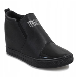 Baskets noires sur le coin DD408-1 le noir 1