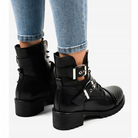 Bottes noires pour femmes sur une semelle massive M257 le noir 4