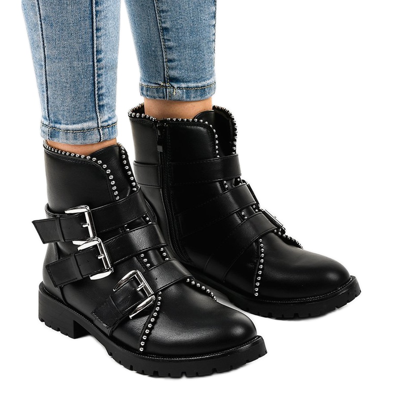 Bottes noires pour femmes avec une fermeture éclair 2580 1
