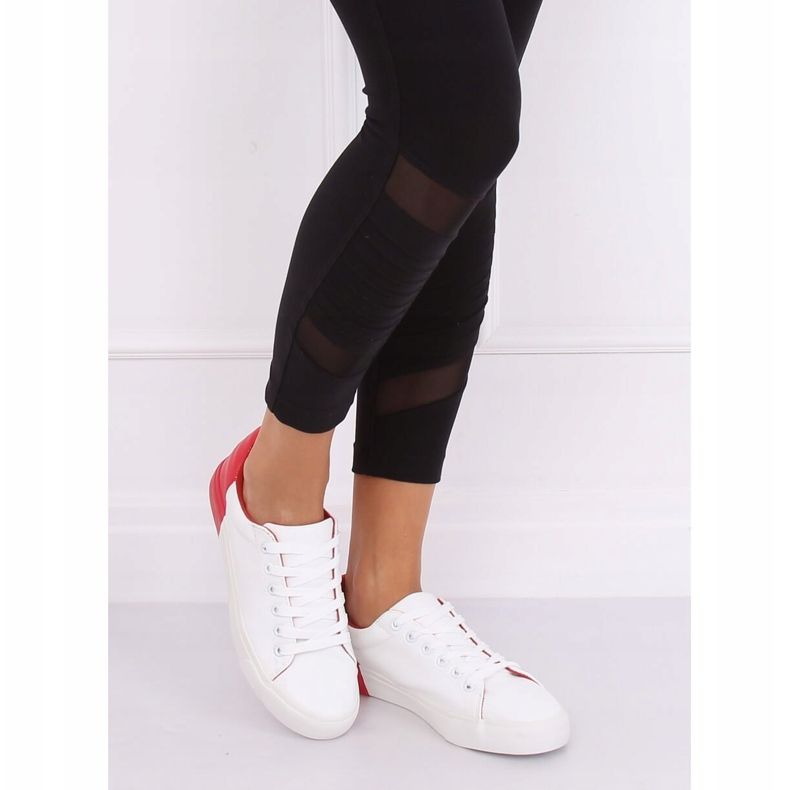 Baskets femme blanches et rouges A88-29 W-RED 1 Baskets femme blanches et rouges A88-29 W-RED 1