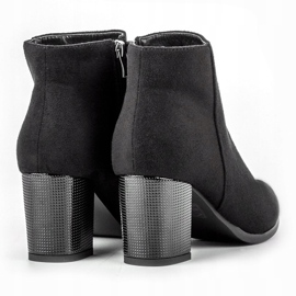 Filippo Bottines en daim sur un bar le noir 3