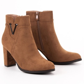 Vinceza Bottines en daim sur un bar brun 2