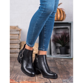 Vinceza Bottines noires sur un poteau 2